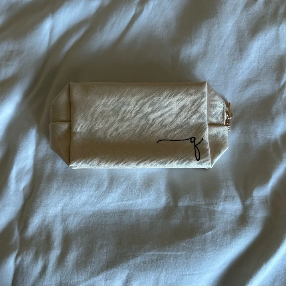 “Q” Cosmetic Bag